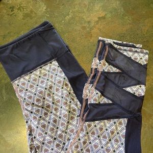 Athleta Capri Navy Print Leggings size M